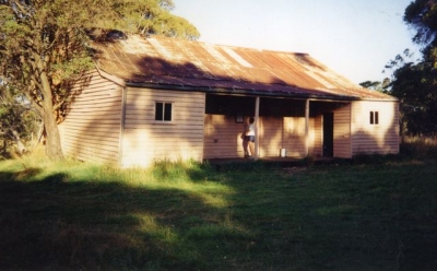 Long Plain Hut - Farts 19940051.jpg