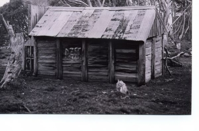 1977 - huts0017.jpg