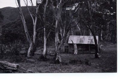 1977 - huts0019.jpg