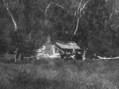 Dibbins, Christmas 1947 (Photo supplied by friend) - Dibbins Xmas 1947.jpg