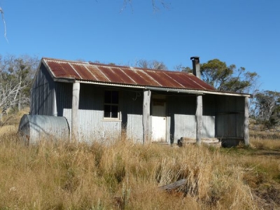 Mackays Hut. - P1020142.JPG